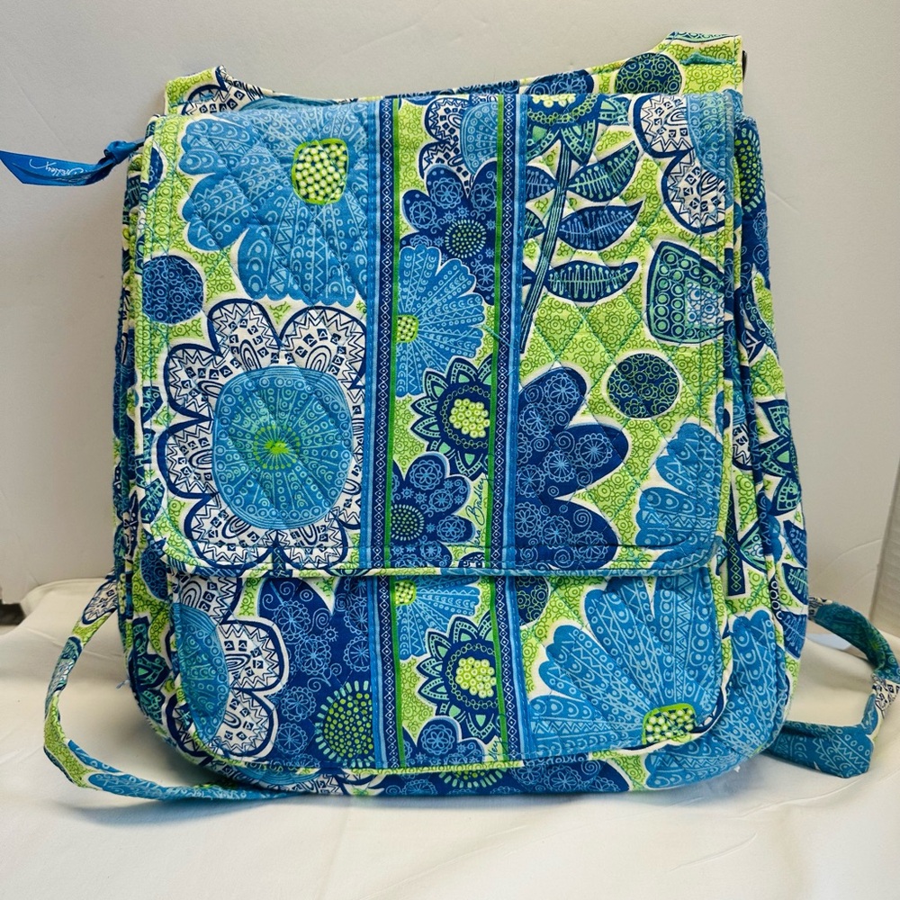 Vera Bradley Quilted Doodle Daisy Blue Green Floral Crossbody Hipster